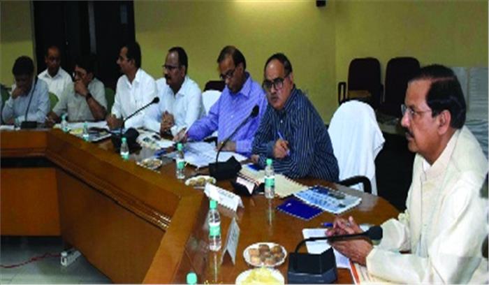 परियोजनाओं को तय समय में किया जाए पूरा