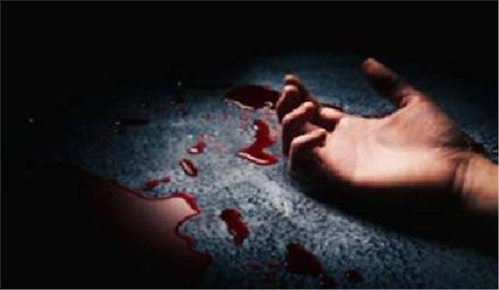 उप्र : प्रॉपर्टी डीलर का खून से सना शव कार में मिला