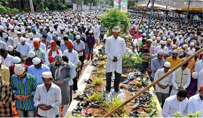 पुडुचेरी में ईद की नमाज अदा की और एक-दूसरे को मुबारकबाद दी