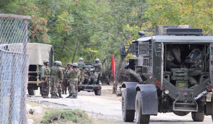 पुलवामा में सेना के एंबुलेंस पर गोलीबारी, सैनिक, महिला घायल पुलवामा में सेना के एंबुलेंस पर गोलीबारी, सैनिक, महिला घायल