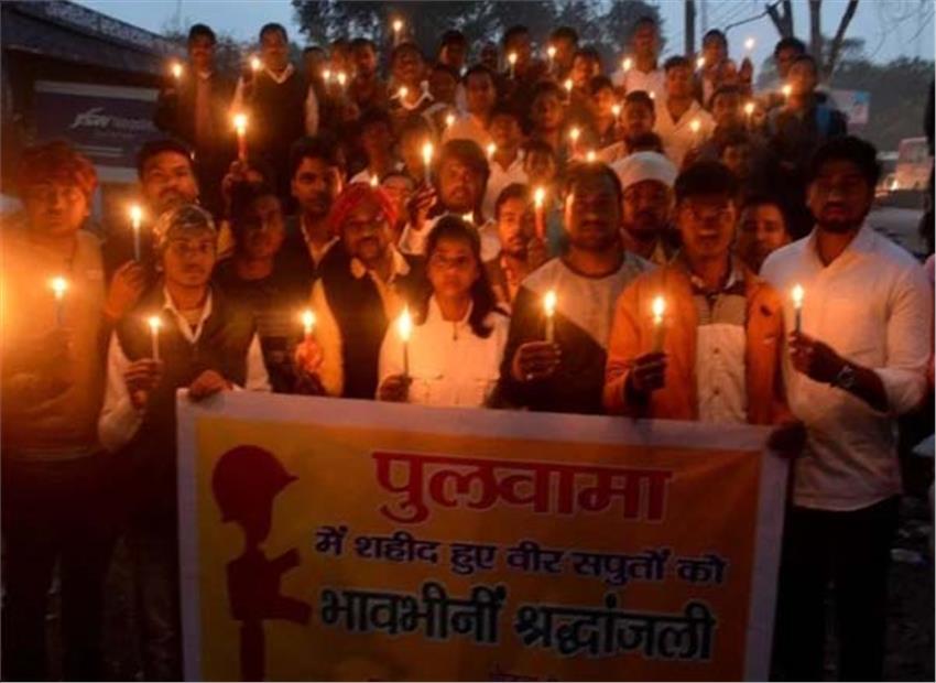 पुलवामा हमले के विरोध में सिनेमा और टेलीविजन कर्मी 17 को मनायेंगे काला दिवस