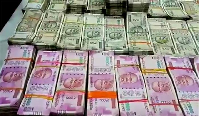 पंजाब में 166 करोड़ रुपये की नकदी, शराब, मादक पदार्थ जब्त