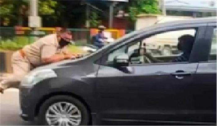 स्कूल वैन में लगी आग, 4 बच्चों की मौत