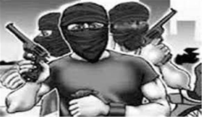 पंजाब : बंदूक की नोक पर 30 किलोग्राम सोना लूटा