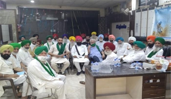 पंजाब में किसानों ने 169 दिनों के बाद रेल पटरियों पर धरना समाप्त किया