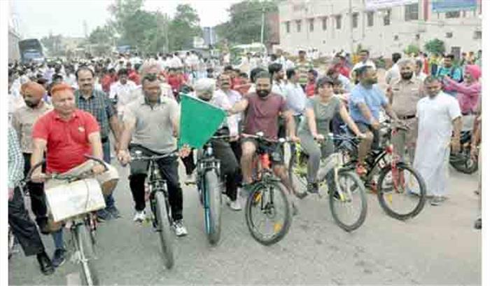 जिला, पुलिस प्रशासन ने साइकिल रैली का आयोजन किया