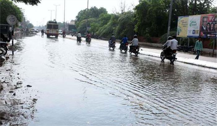 पंजाब में कुछ स्थानों पर जोरदार बारिश से जनजीवन प्रभावित