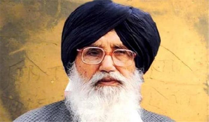 पंजाब : बादल ने मुख्यमंत्री पद से इस्तीफा दिया