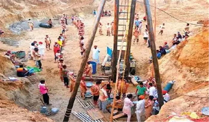 पंजाब : बोरवेल में फंसे बच्चे को बचाने के लिए बचाव अभियान जारी