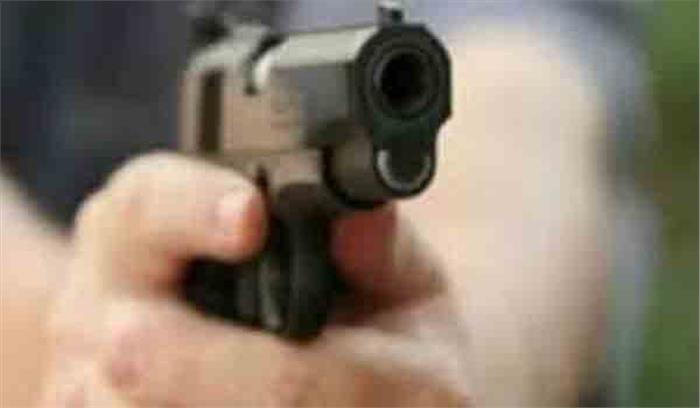 रोडरेज में गोली चली, युवक घायल