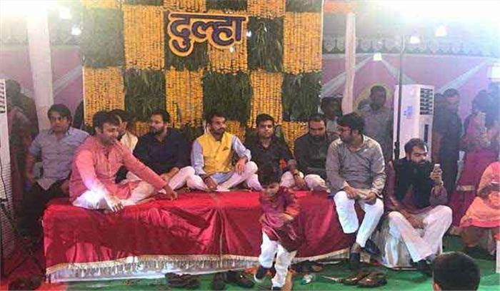  तेजप्रताप की शादी की रस्में हुईं शुरू, लालू का है इंतजार