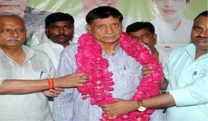 सरकार किसानों की आर्थिक स्थिति पर आंसू बहाने का नाटक करती है : रालोद