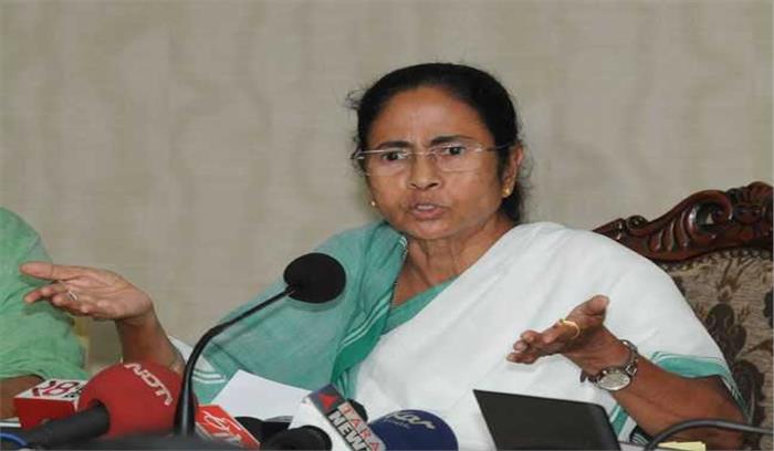 RSS ने ममता की तुलना औरंगज़ेब और बाबर की हुकूमत से की RSS ने ममता की तुलना औरंगज़ेब और बाबर की हुकूमत से की