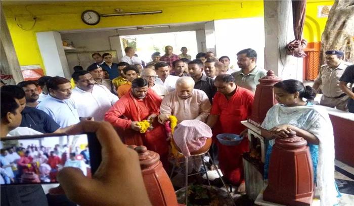 संघ प्रमुख मोहन भागवत ने किये मां पीताम्बरा के दर्शन