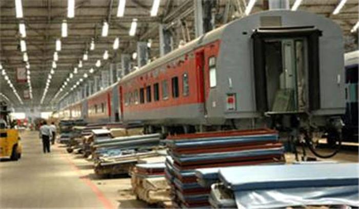 सुनीता शर्मा रायबरेली रेल कोच कारखाना के नये महाप्रबंधक