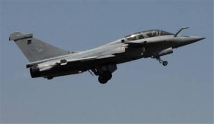 राफेल सौदे में निजी कंपनी के चयन में सरकार की कोई भूमिका नहीं : रक्षा मंत्रालय