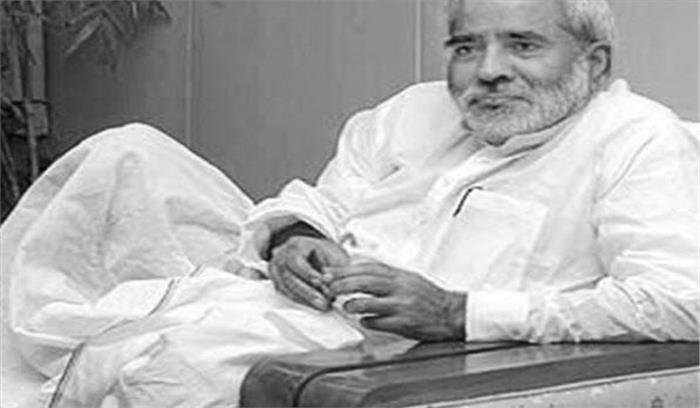 रघुवंश बाबू का पार्थिव शरीर पहुंचा पटना, कल वैशाली में होगा अंतिम संस्कार रघुवंश बाबू का पार्थिव शरीर पहुंचा पटना, कल वैशाली में होगा अंतिम संस्कार