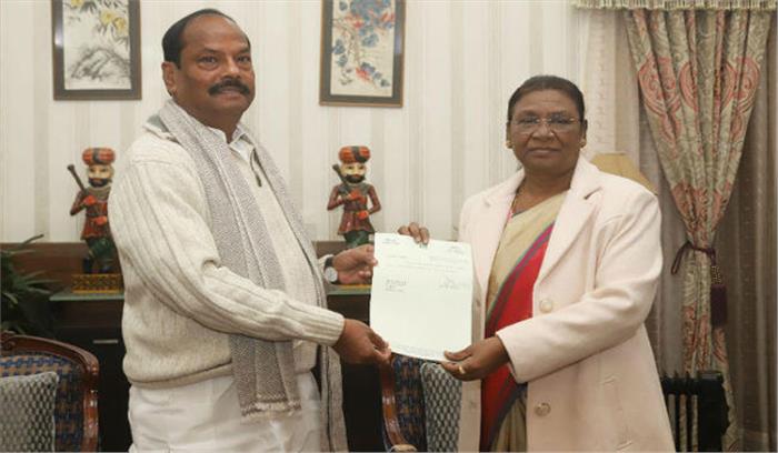 रघुवर दास ने झारखंड मुख्यमंत्री पद से इस्तीफा दिया रघुवर दास ने झारखंड मुख्यमंत्री पद से इस्तीफा दिया