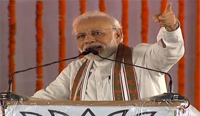 राहुल के प्रधानमंत्री से गले मिलने पर बयानबाजी तेज