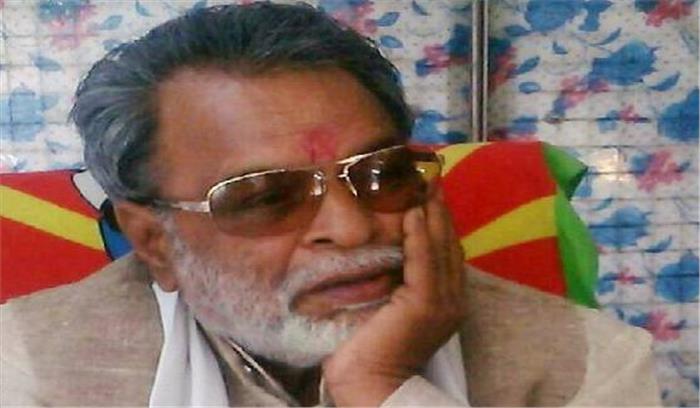 मुलायम बेटे को मजबूत करने के लिये शिवपाल के साथ छलावा कर रहे: शुक्ला