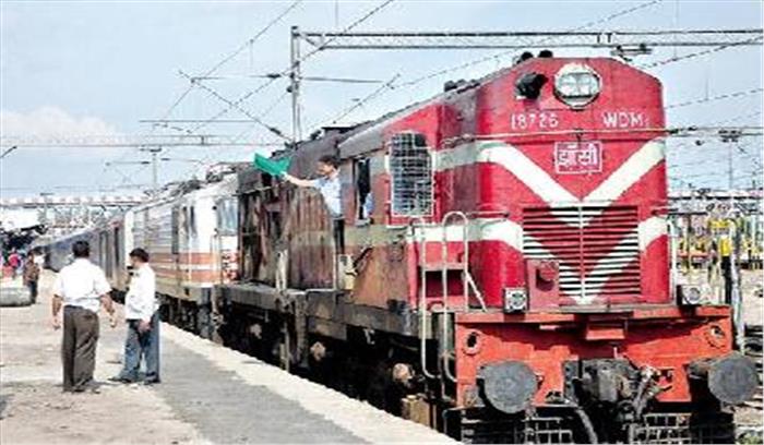 रेल को पटरी पर लाने के लिए 35 हजार करोड़ जुटाएगा रेलवे