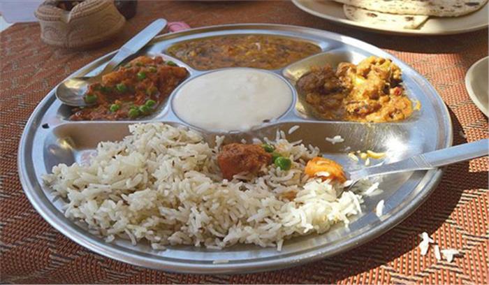 एक्सप्रेस ट्रेनों में भोजन की थाली मात्र 40 रुपये में उपलब्ध