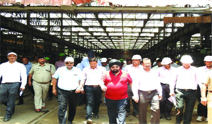 महाप्रबंधक ने लिया वैगन रिपेयर शॉप का जायजा