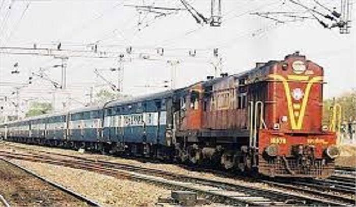 टिकट जांच अभियान के तहत ट्रेनों में पकड़े गये 224 यात्री टिकट जांच अभियान के तहत ट्रेनों में पकड़े गये 224 यात्री