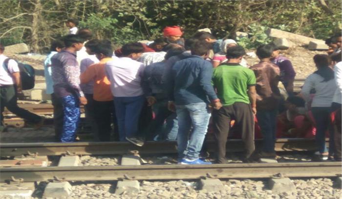 आखिरी मिनट में प्लेटफार्म बदलने से भगदड़, एक यात्री की मौत