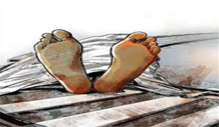 वाराणसी में रेलवे स्टेशन के पास युवक का शव मिलने से सनसनी