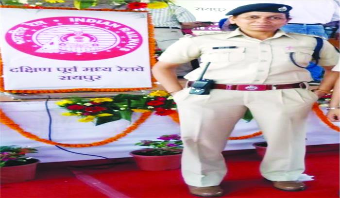 रेलवे स्टेशन में अवैध कारोबारों पर कसा शिकंजा 