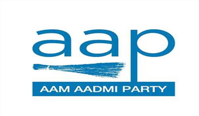 रेल्वे सफाई कर्मचारियों को फिर से काम देने की मांग, आप ने दिया धरना रेल्वे सफाई कर्मचारियों को फिर से काम देने की मांग, आप ने दिया धरना