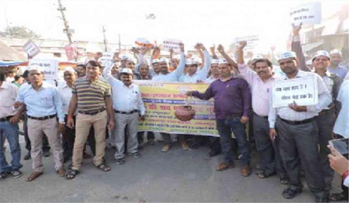 नौकरशाही से परेशान होते हैं पेंशनभोगी नौकरशाही से परेशान होते हैं पेंशनभोगी