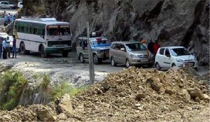 बद्रीनाथ राजमार्ग पर यातायात खोला गया 