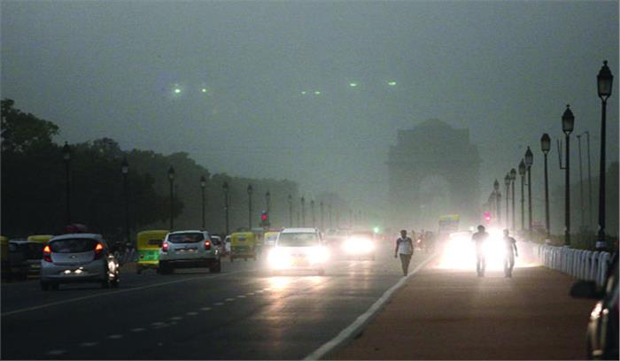 बारिश व तूफान से 20 की मौत