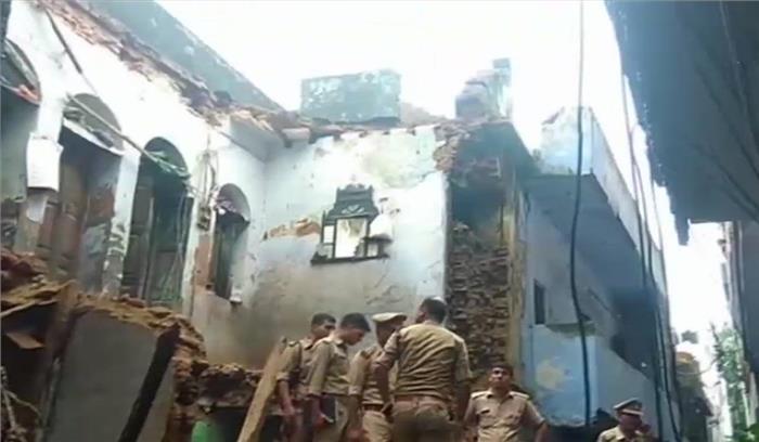 लखनऊ में भारी बारिश से मकान ढहा, बच्ची की मौत