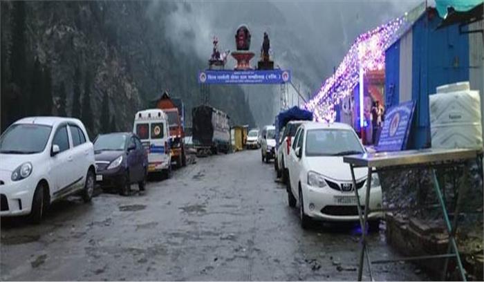 भारी बारिश के चलते अमरनाथ यात्रा स्थगित भारी बारिश के चलते अमरनाथ यात्रा स्थगित