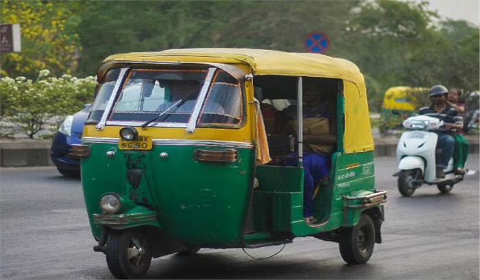 ऑटो चालकों ने की 15 साल का परमिट देने मांग