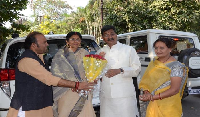 नवनिर्वाचित विधायकगण पहुचे डॉ महंत को बधाई देने