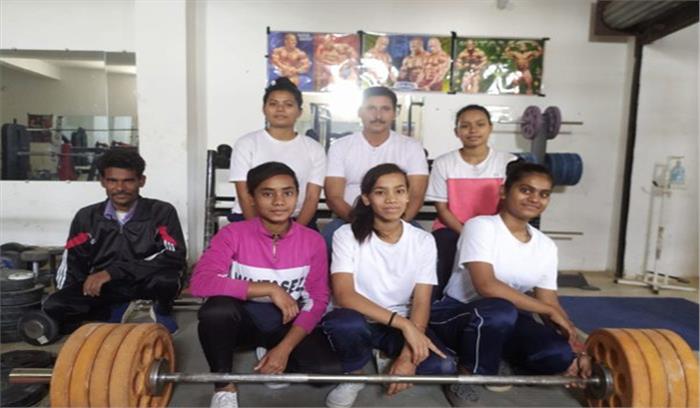 ताम्रकार जिम के 7 महिला पावर लिफ्टर नेशनल में भाग लेंगे ताम्रकार जिम के 7 महिला पावर लिफ्टर नेशनल में भाग लेंगे