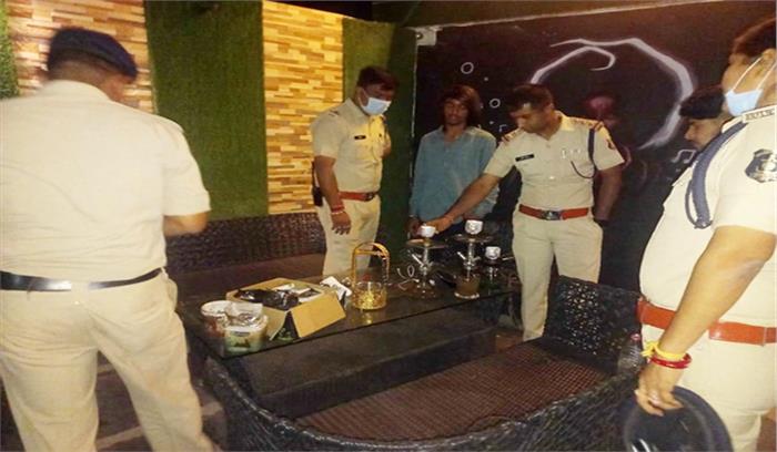 बार की आड़ में हुक्का, रसूखदारों के ठिकानों तक नहीं पहुंच रहे पुलिस के हाथ