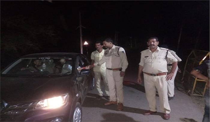 आचार संहिता के बाद कार से मिले साढे नौ लाख रुपए