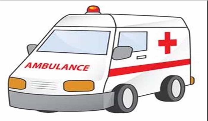 एम्बुलेंस की टक्कर से 6 लोग घायल