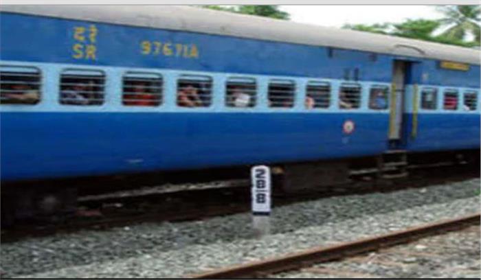 अलवर: बरेली एक्सप्रेस रूकने पर 2 लोगो की गिरने से मौत अलवर: बरेली एक्सप्रेस रूकने पर 2 लोगो की गिरने से मौत