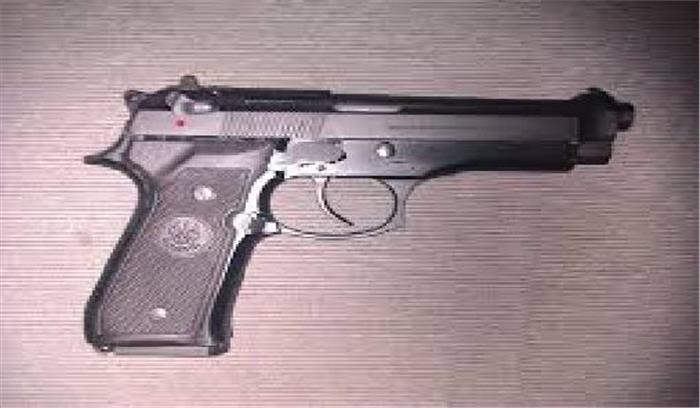 पुलिस ने 2 अवैध पिस्तौल बरामद की