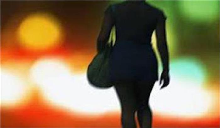 देह व्यापार में लिप्त 4 महिलाओं सहित 8 गिरफ्तार