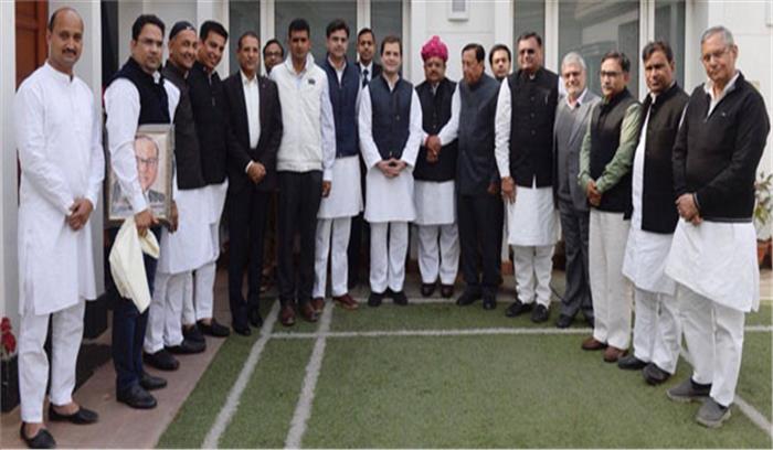 राजस्थान के तीनों नवनिर्वाचित सदस्यों ने की राहुल गांधी और सोनिया गांधी से मुलाकात राजस्थान के तीनों नवनिर्वाचित सदस्यों ने की राहुल गांधी और सोनिया गांधी से मुलाकात