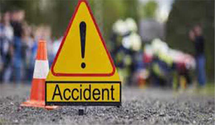 जैसलमेर में टर्बों से टकराकर सेना का ट्रक पलटने से तेरह जवान घायल