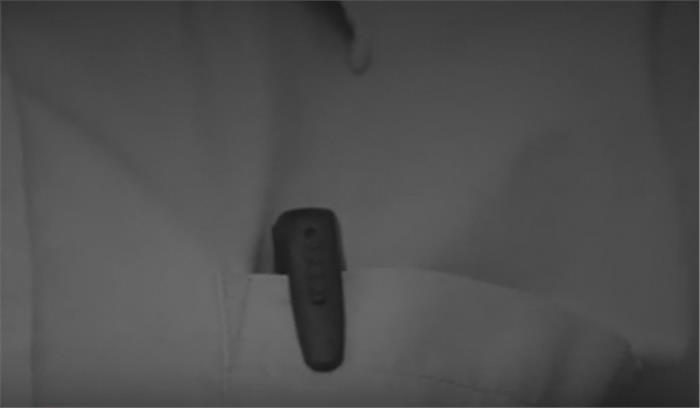 राजस्थान में वोट देने के लिए कैमरा पेन के साथ आए कांग्रेस पार्षद