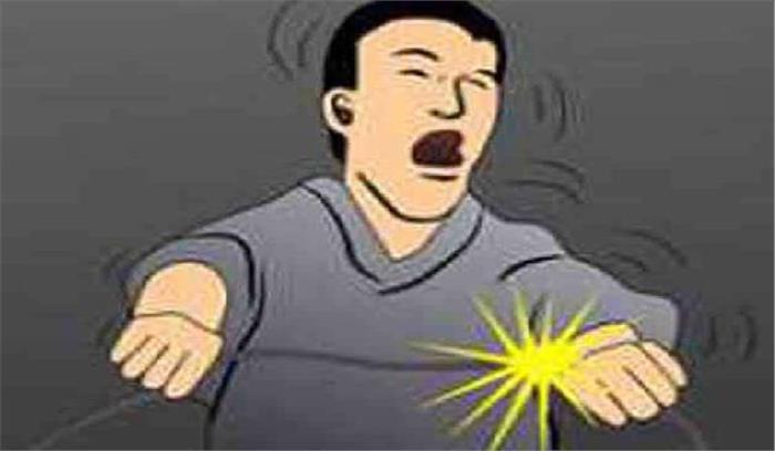 राजस्थान :करंट की चपेट में आने से दो की मौत ,तीन अन्य झुलसे 